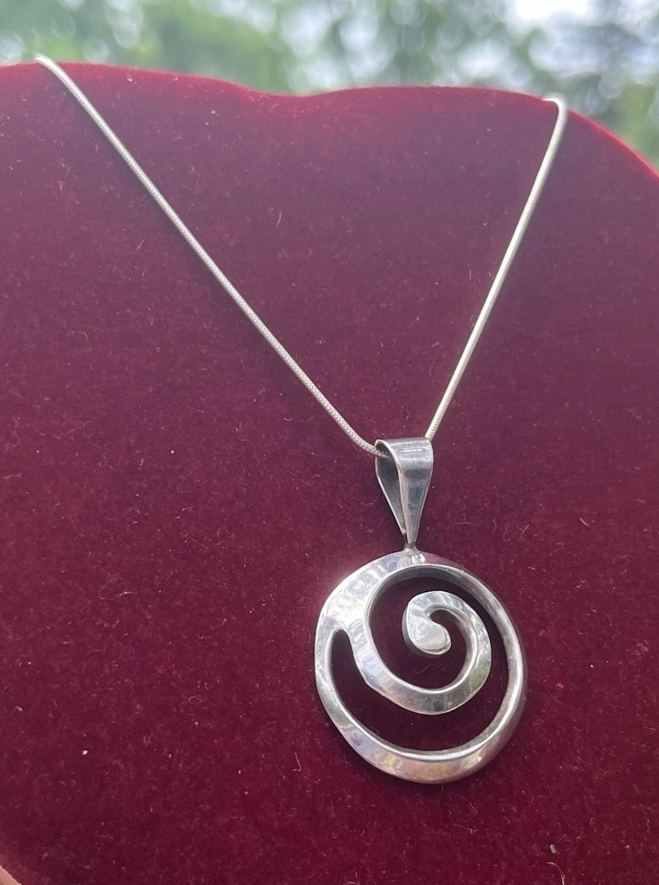 VTG Sterling Silver Spiral Swirl Wave Pendant Necklace Round 925 Snake Chain 20”