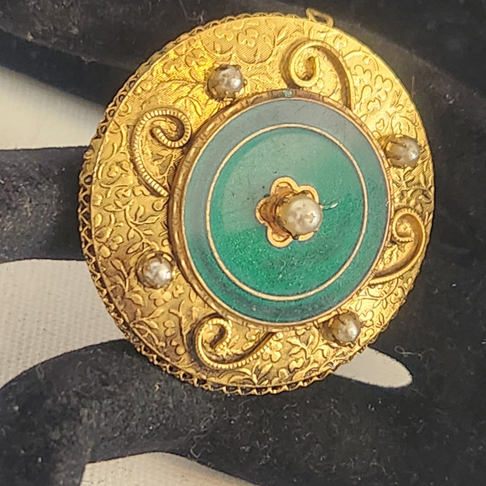 Antique Victorian Style Gold Tone Green Enamel Seed Pearl Round Floral pendant