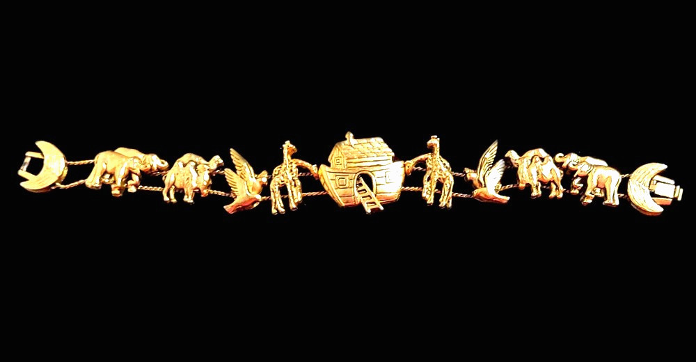 Noah’s Ark Slide Charm Bracelet Goldtone 7 1/2 Inches Long