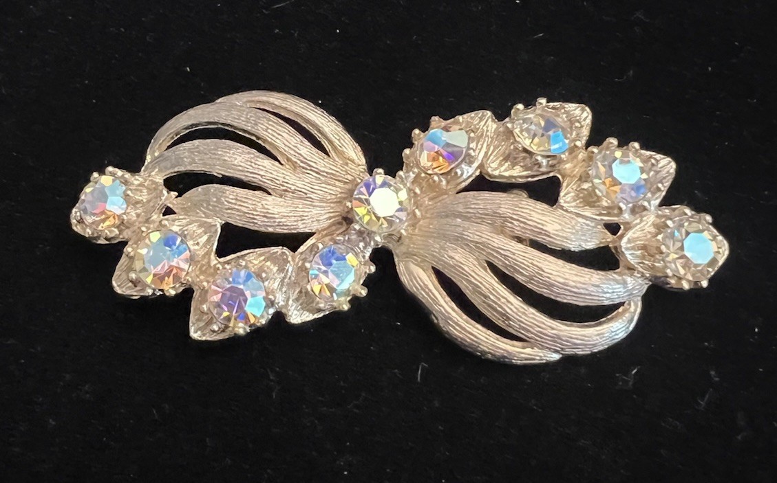 2-1-2 Inch Gold Rhinestone Crystal Flower Brooch Pin