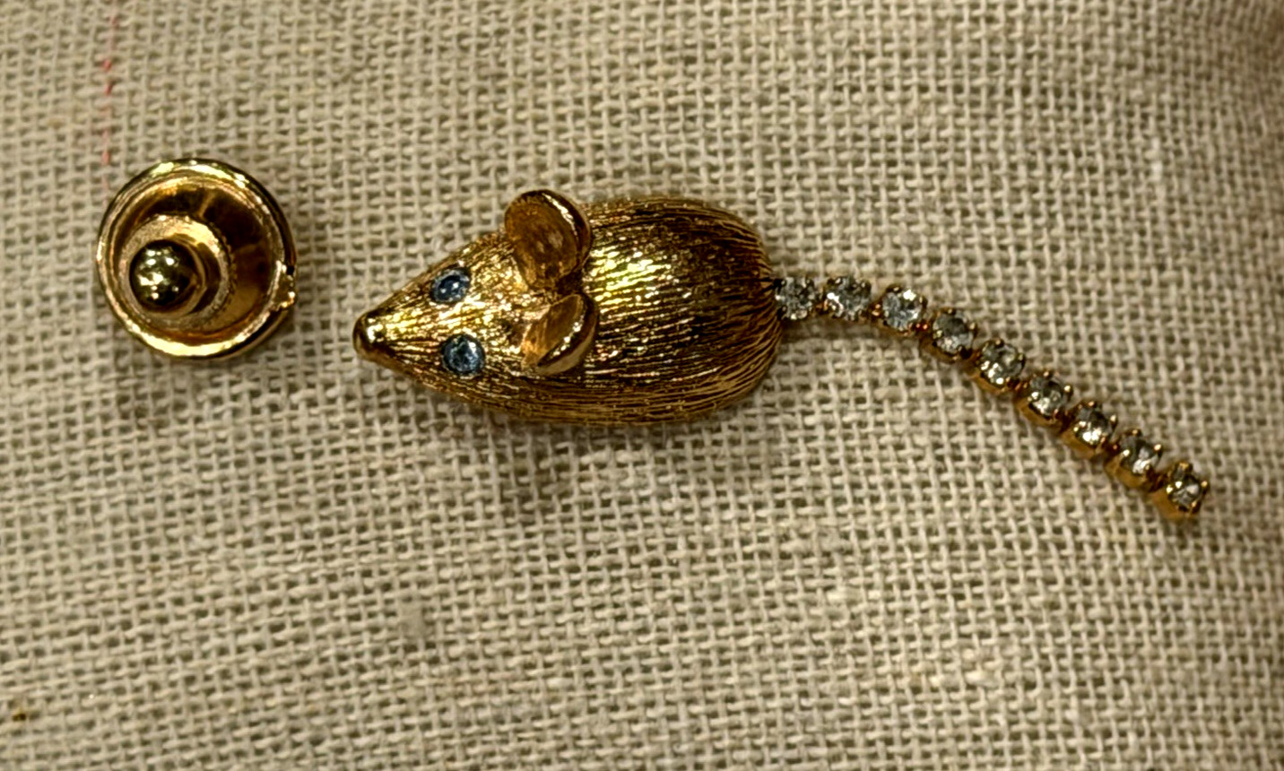JJ JONETTE MONET AVON MIDAS MOUSE CAT DOG CRAB RHINESTONE STARFISH BROOCH LOT 10