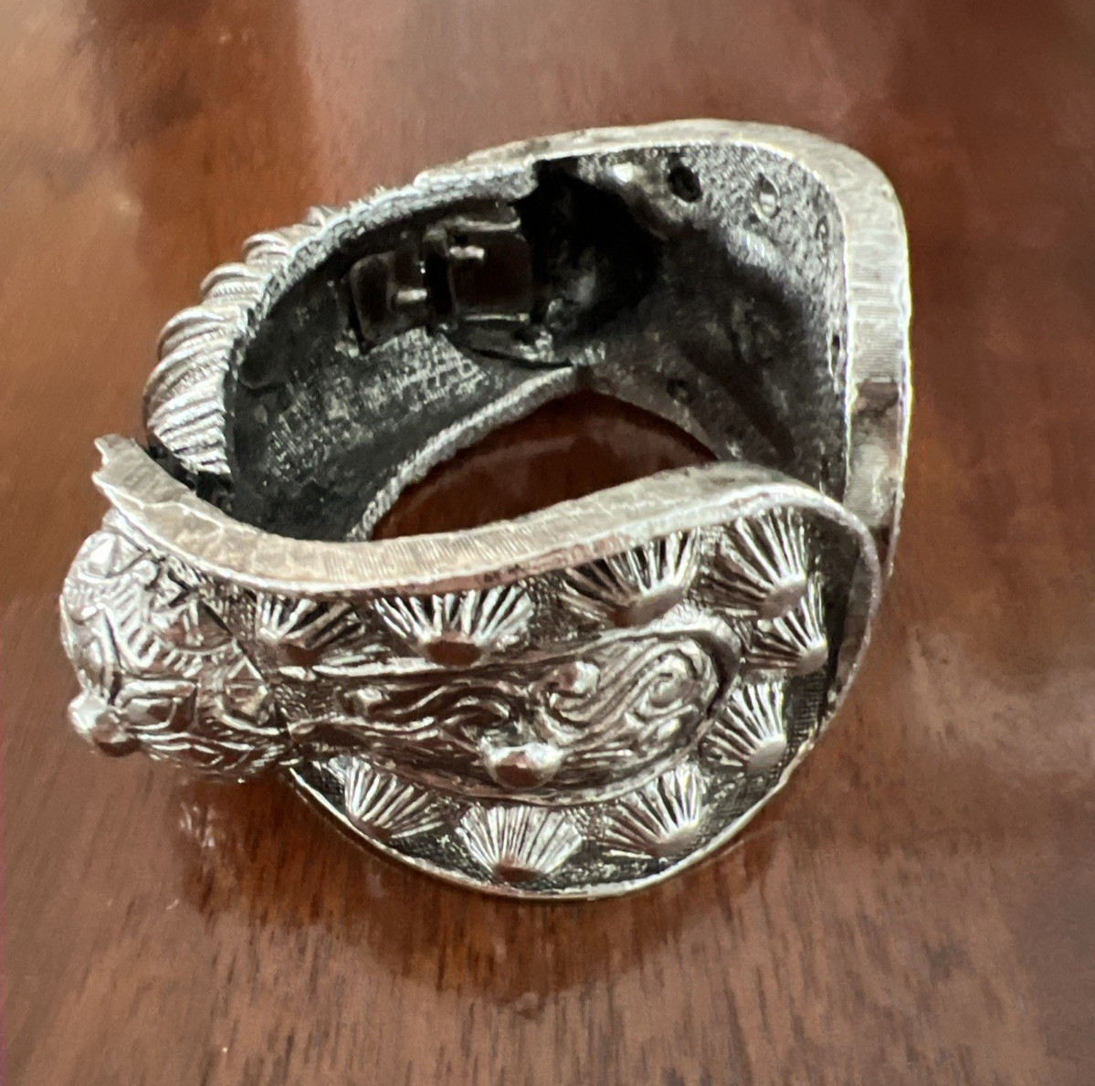 VINTAGE KENNETH JAY LANE KJL SILVER TONE ESTRUSCAN HINGED CUFF BRACELET