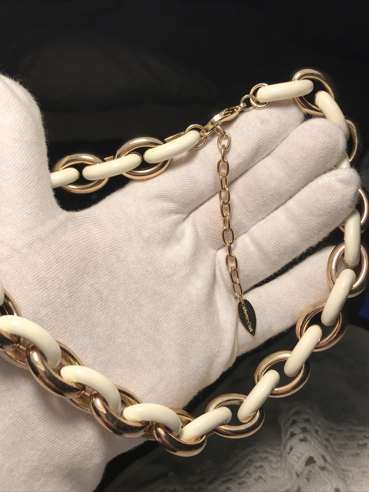 Signed COLDWATER CREEK VTG Style Gold Tone Chain Cream Enamel Necklace 18-21”