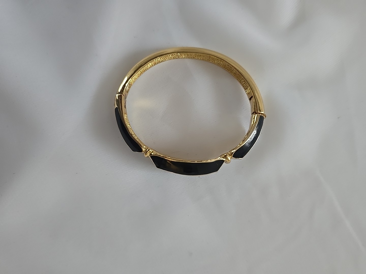 Vintage ORENA PARIS Gold Tone BLACK OFF WHITE Enamel Bangle Bracelet 6.5″