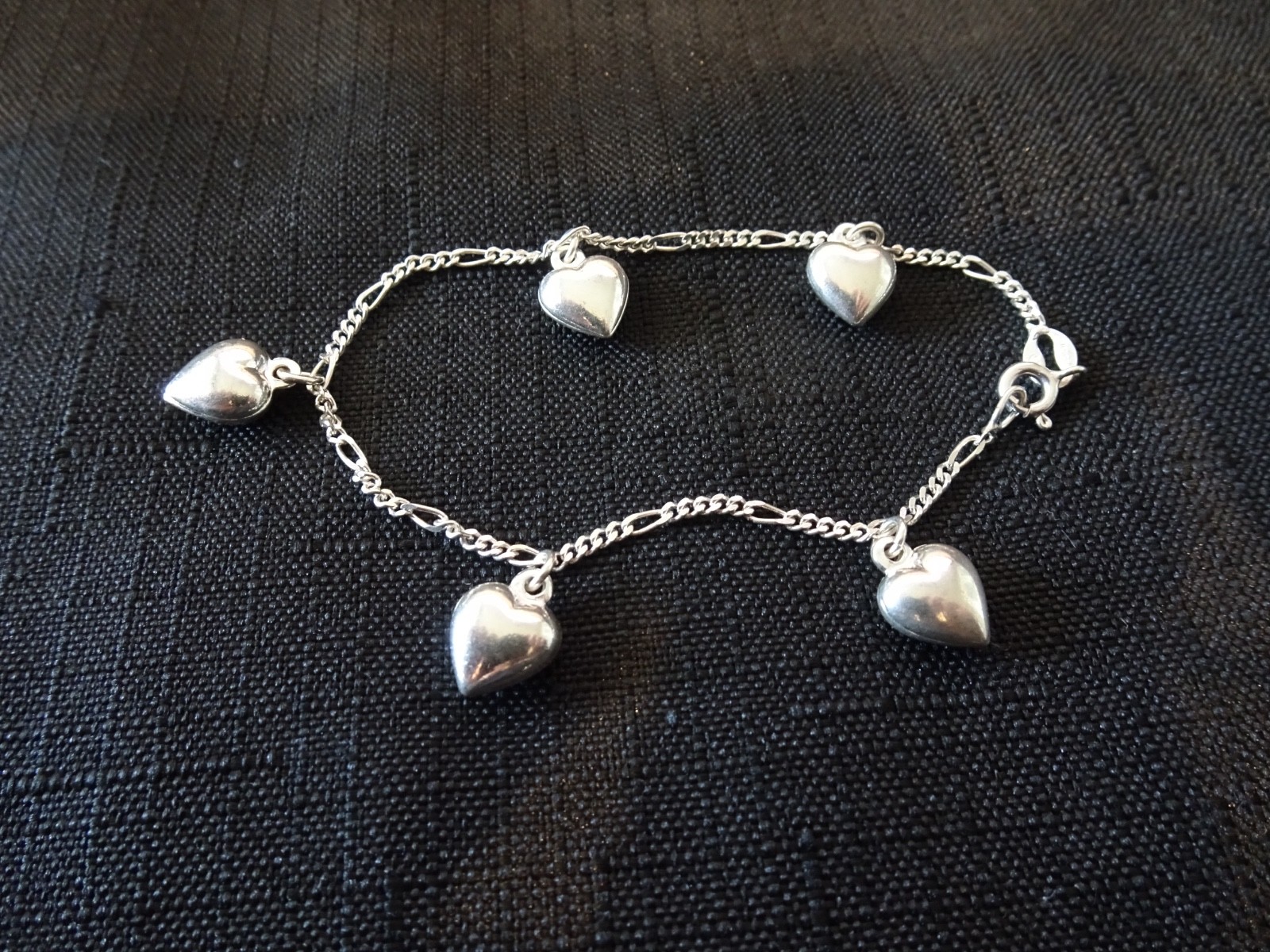 #632–VINTAGE STERLING SILVER PUFF HEART BRACELET-925–ITALY