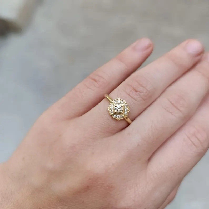 Vintage & Antique Style 0.49 TCW Round Cut Moissanite Floral Engagement Ring