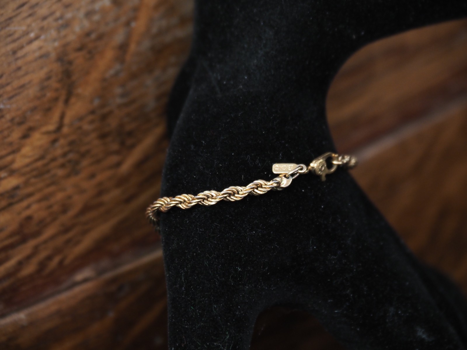 Monet Vintage Gold Tone Sister Clasp Chain Bracelet 7.5″ Long, Signed E853