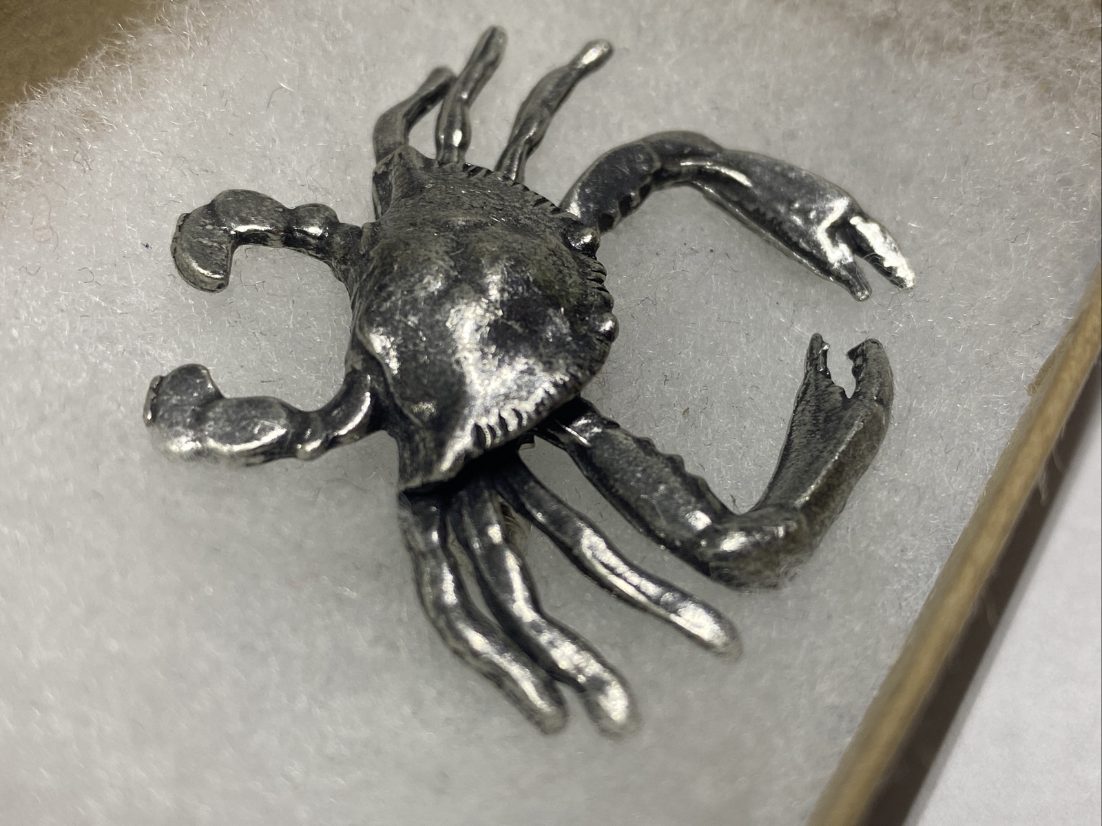 Vintage Salisbury Pewter Crab Brooch Pin Ocean Beach Animal Jewelry Signed 2″