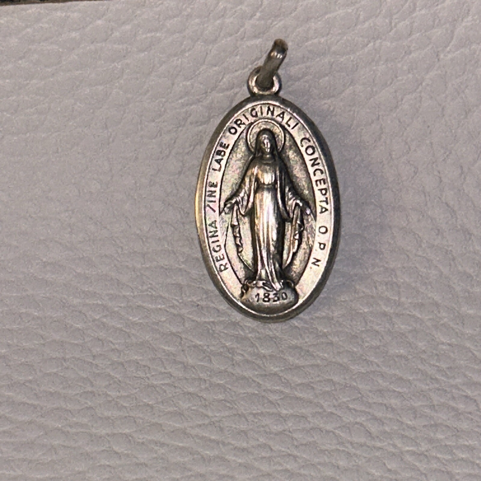 900 European Silver True Vtg Italy St. Regina Religious Oval Pendant TESTED 1”