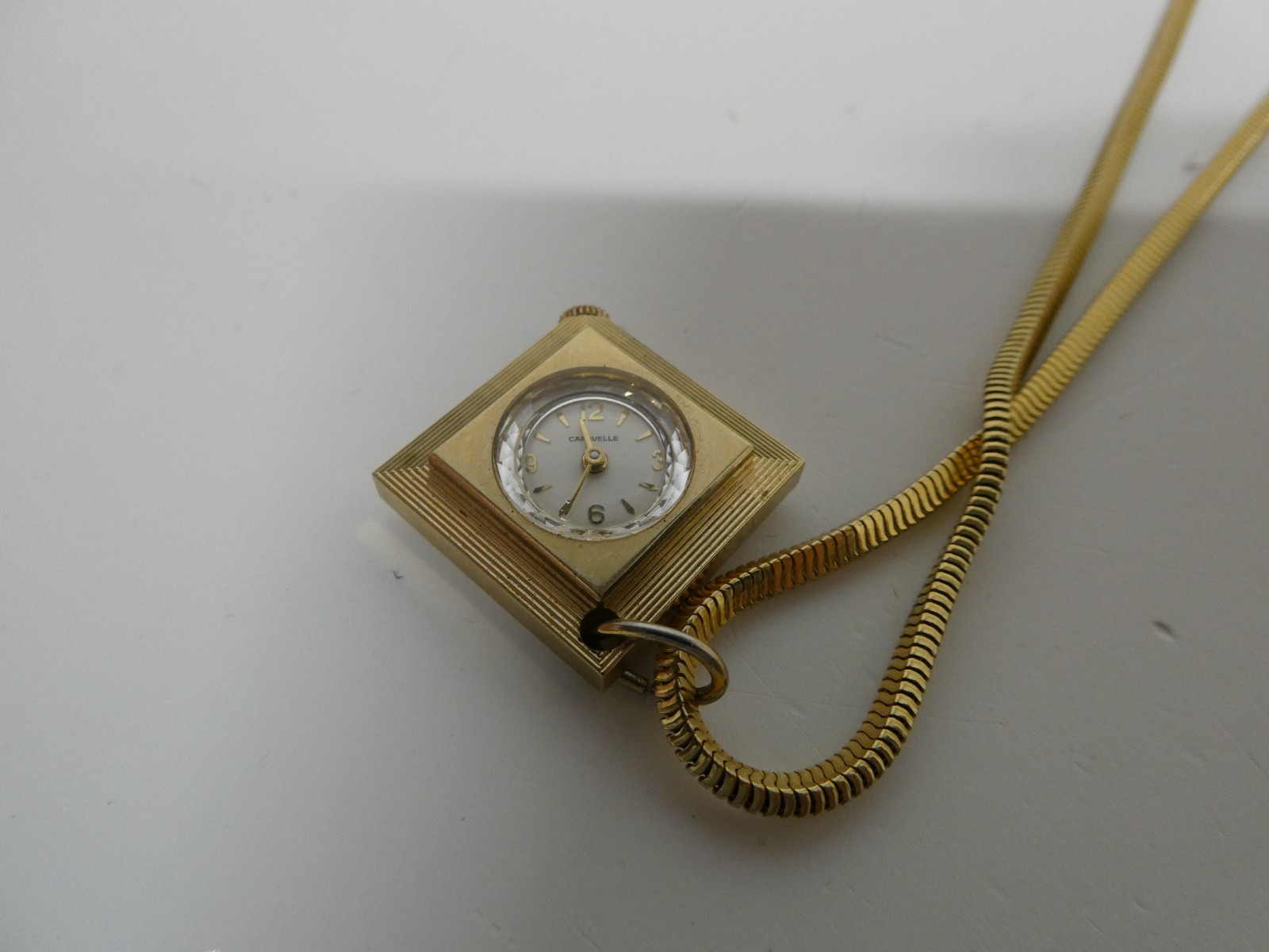 VTG Caravelle 24″ Necklace Pendant Watch Women Gold Tone Square Case Manual Wind