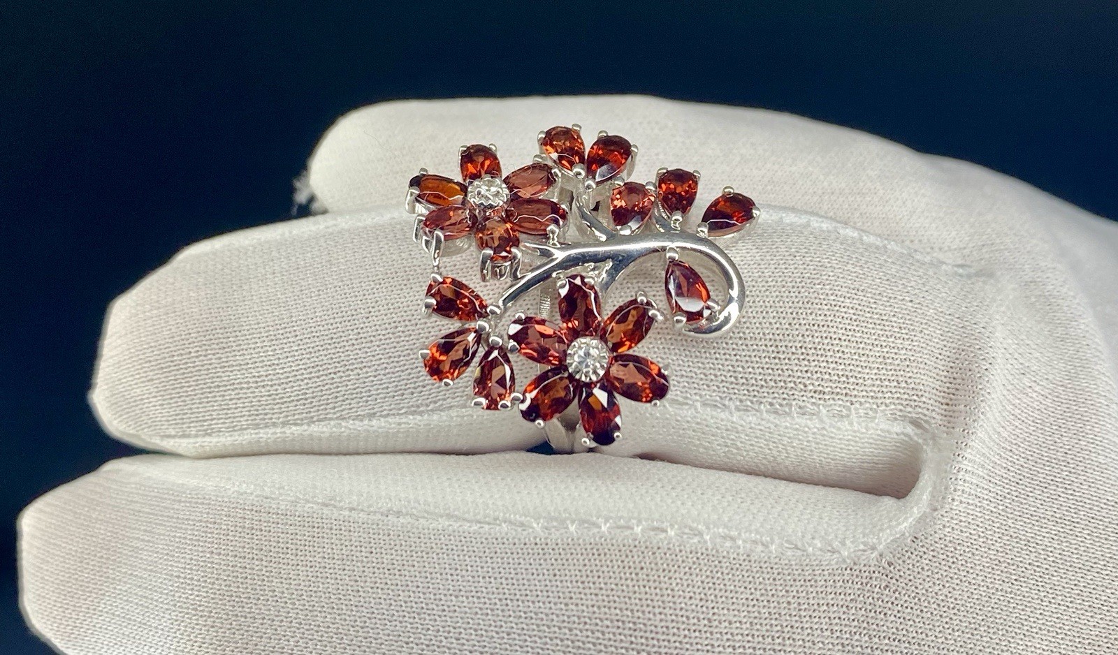 Vintage 925 Sterling Silver Natural Garnet Flower Floral Cluster Statement Ring