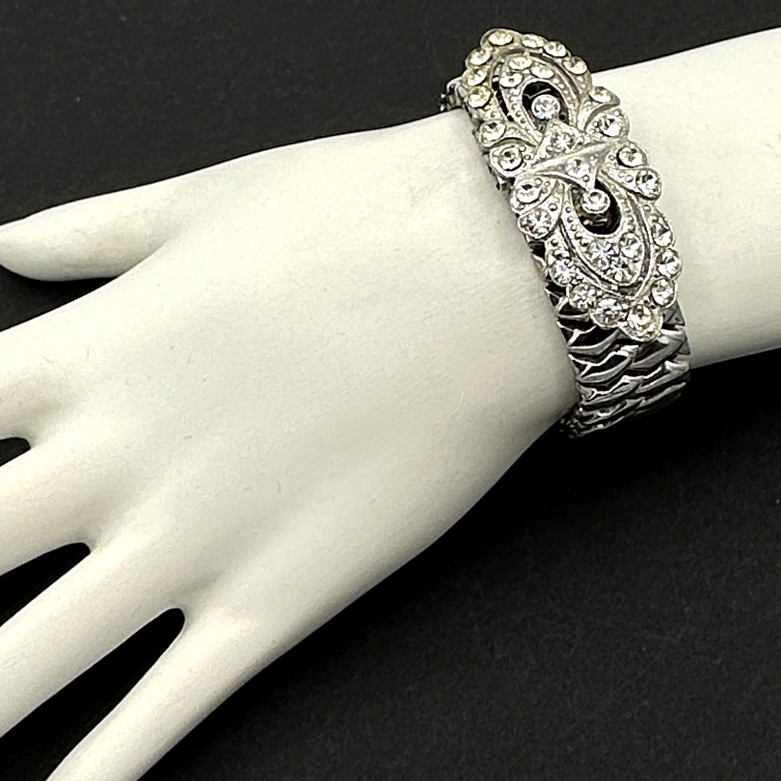 DALE expansion bracelet – vintage silver-tone rhinestone pot metal accent READ