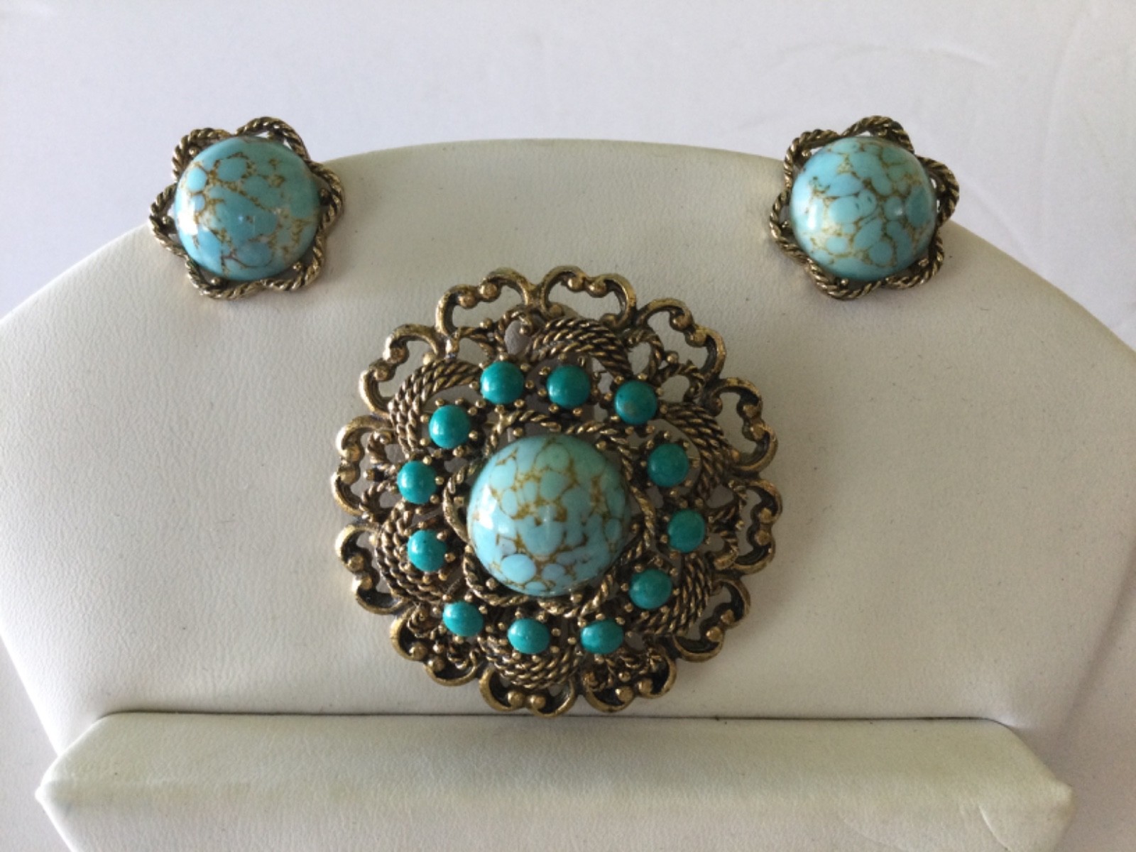 Vintage 1960s Emmons Renaissance Brooch w/ Earrings Set Faux Turquoise Gold Tone