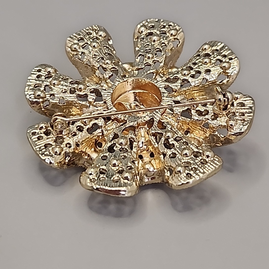 Vintage Rhinestone Brooch AB Red Bead Gold Tone Round Ruffle Wavy 2 1/8″