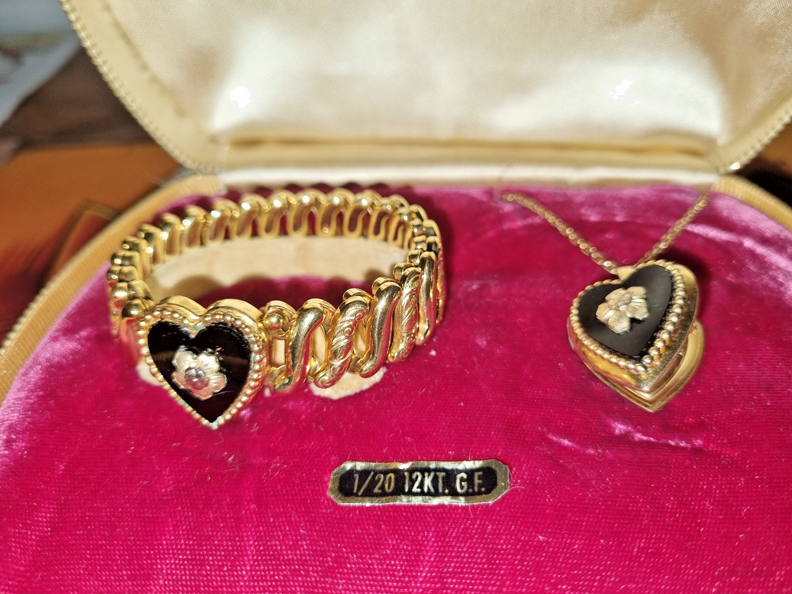 Vintage 12k Gold Fill Onyx Heart Expansion Bracelet Locket Set USA made Video