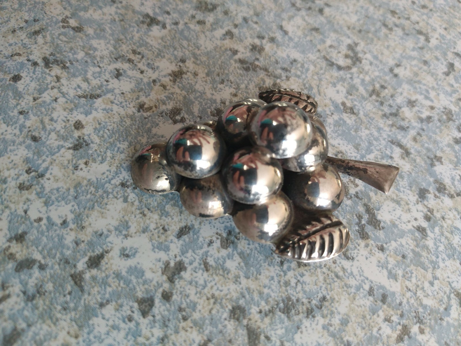 VTG Sterling Silver – MEXICO NSH Bunch of Grapes Puffy Brooch Pin – 6g
