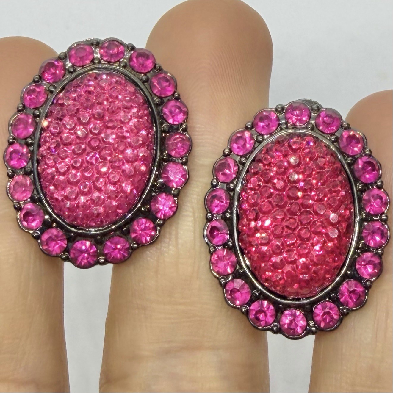 Vtg Raspberry Pink Druzy Rhinestone Gunmetal Statement Earrings Oval Huggie Clip