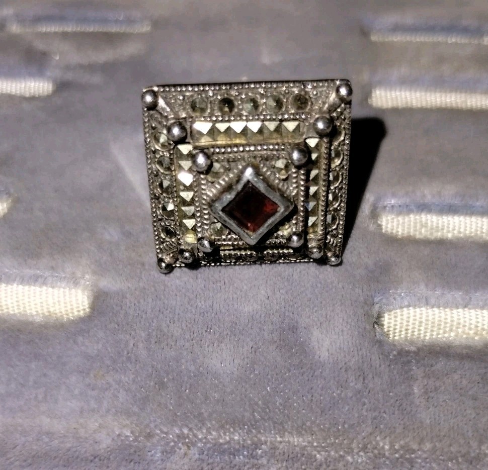 Vintage Dee Berkley DBJ Sterling Silver Garnet Marcasite Ring Size 6.5