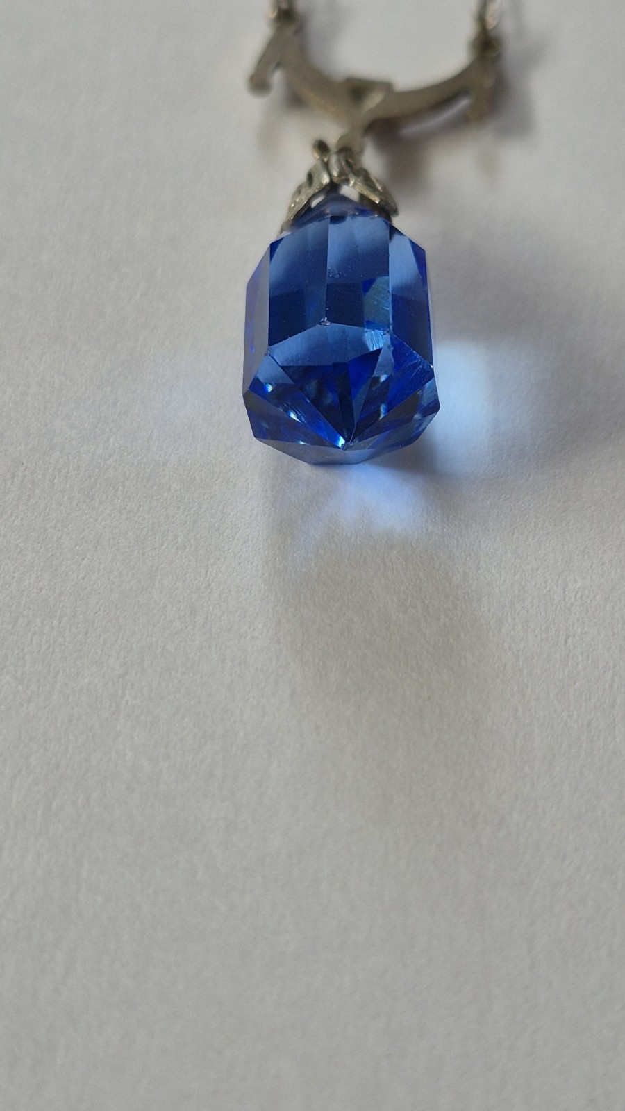 Necklace Art Deco Blue Crystal Sphere Faceted Shape Silver Tone Chain 15.75″