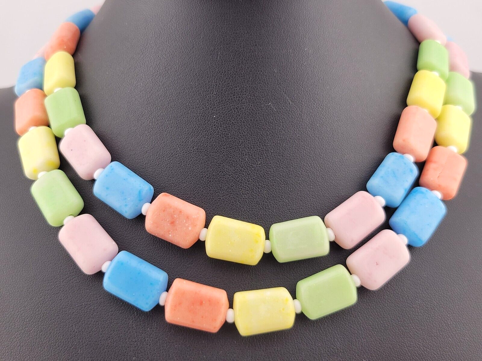 😍Eye Candy Vintage 36″ Pastel Pink Blue Yellow Molded Art Glass Bead Necklace