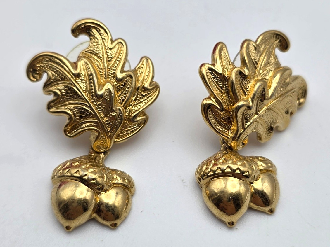 Vintage Gold Tone Oak Leaf Double Acorn Dangle Drop Earrings Nature Autumn 1.25″