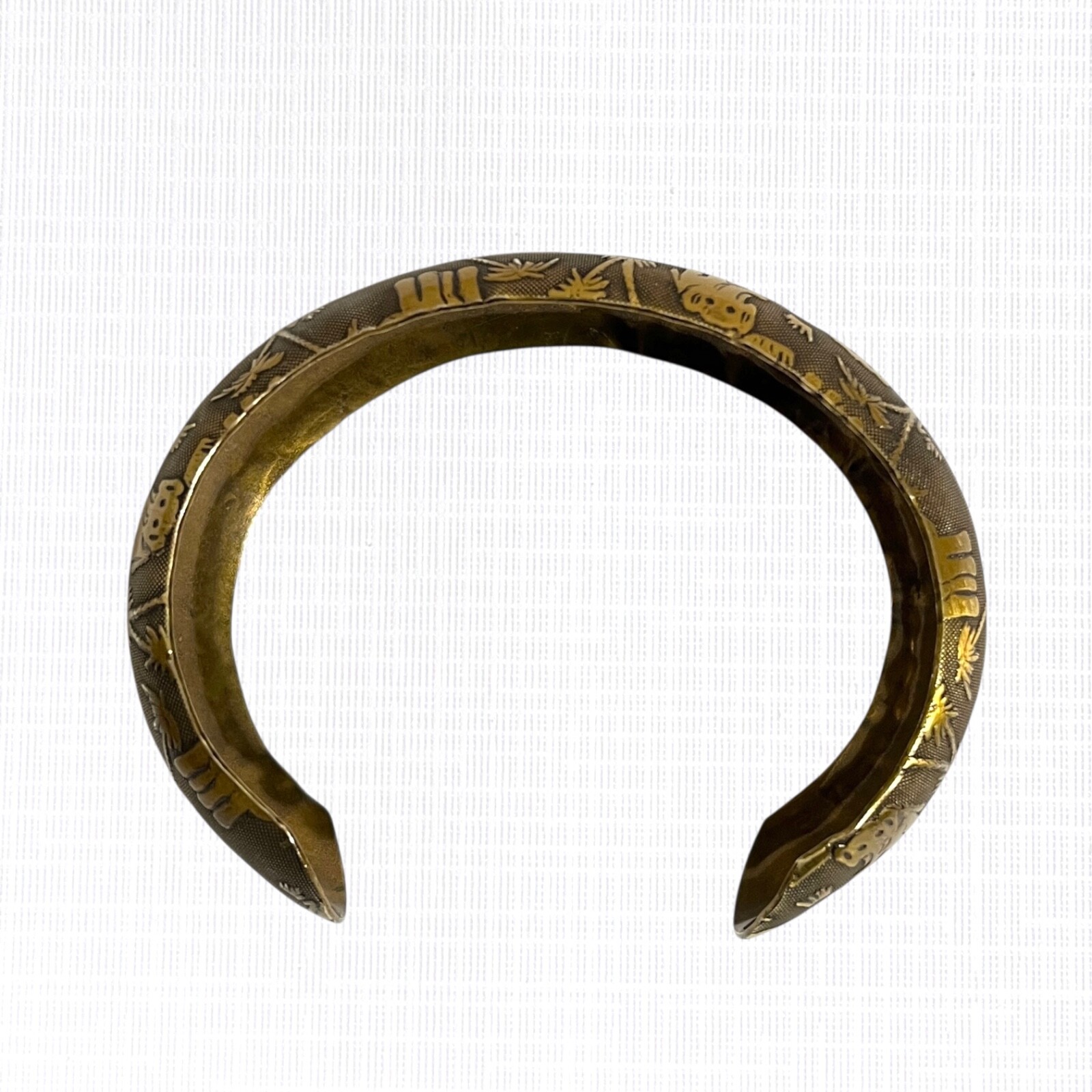 Vintage Bronze Tone Metal Cuff Bracelet Elephant Trees Jungle Safari Adjustable