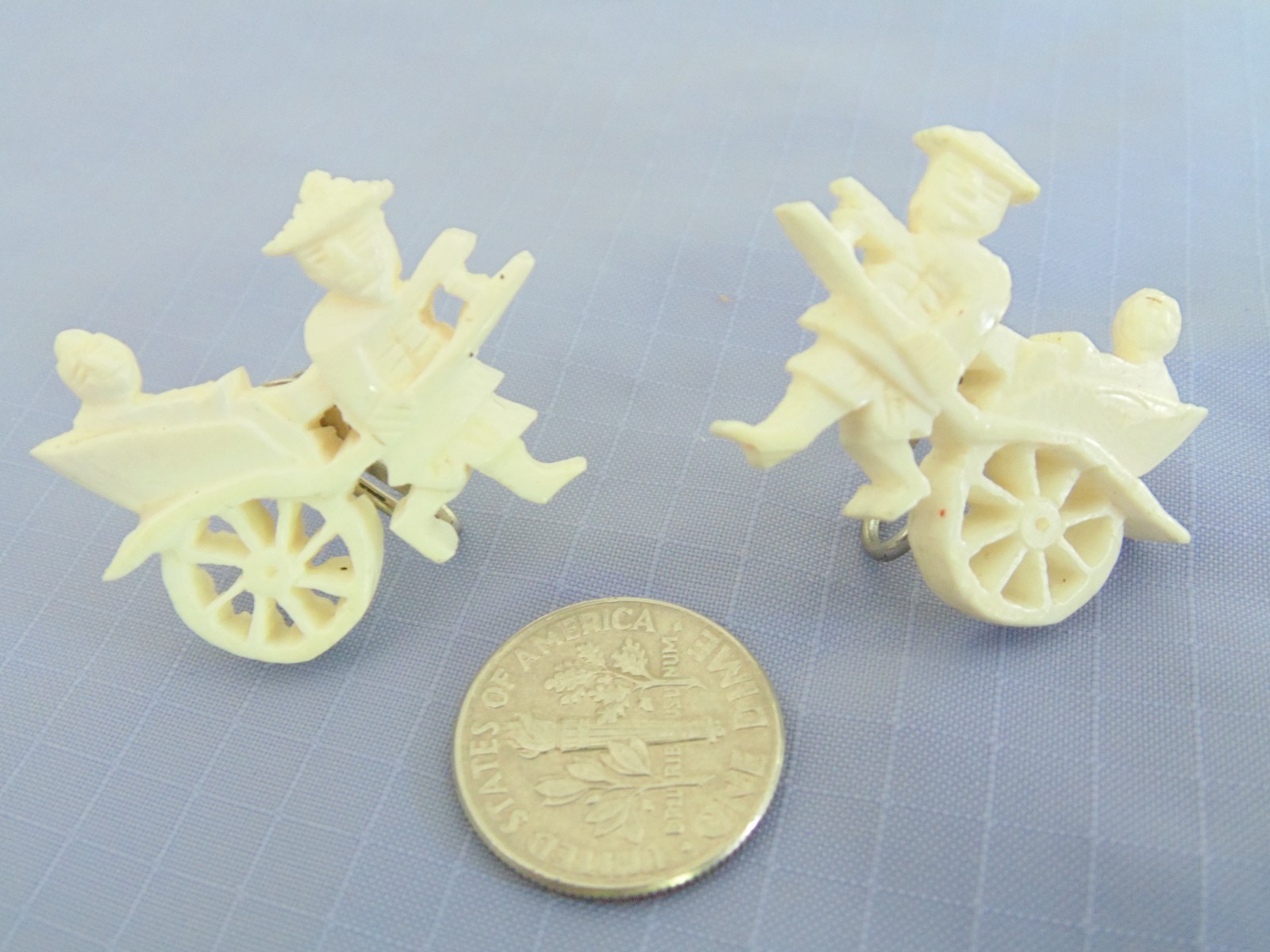 Vtg 40s Beautiful Carved White Rickshaw Carriage Silver tone Screw Back Earrings