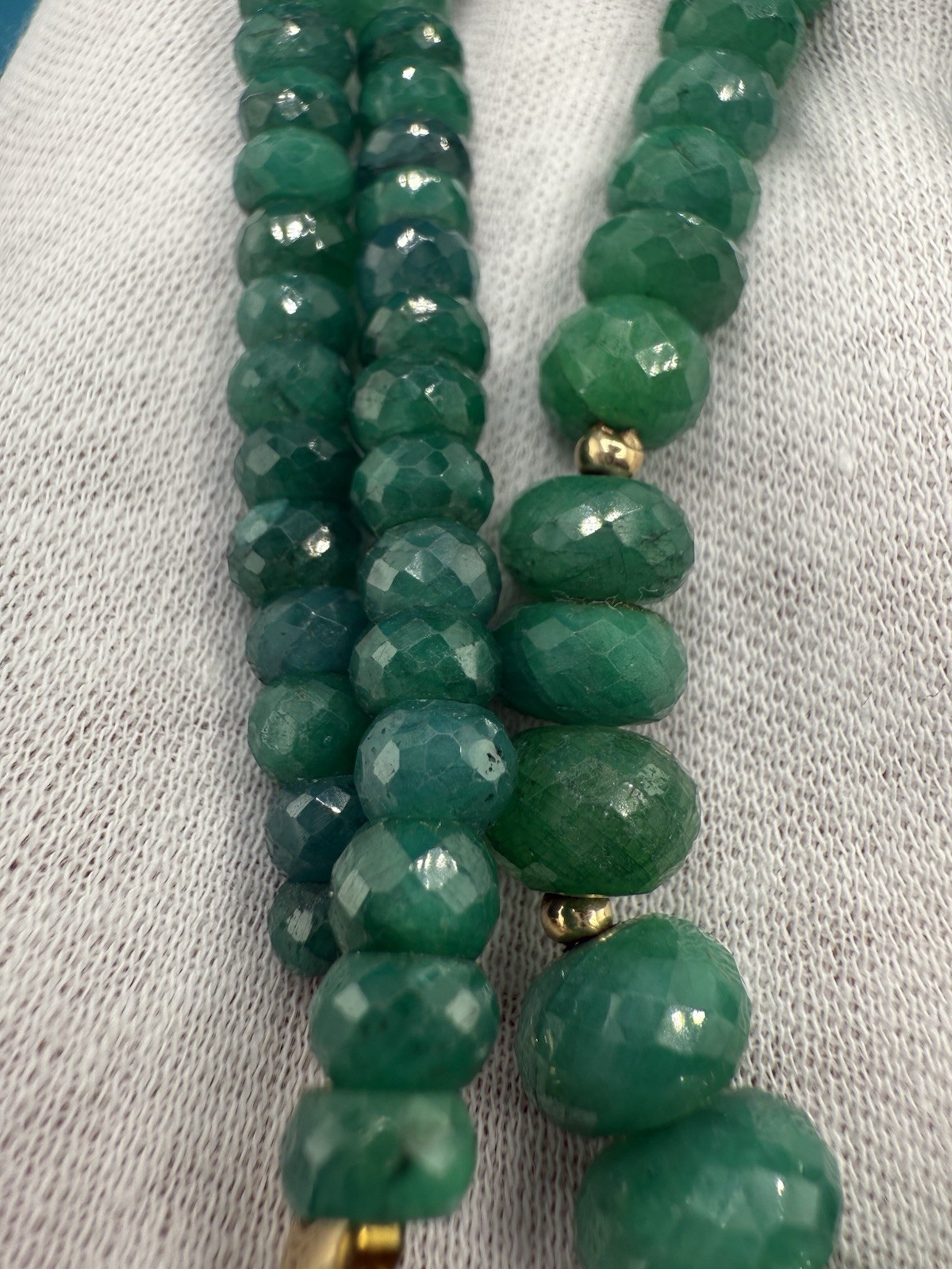 Wonderful Antique / Vintage Art Deco Faceted Beaded Emerald Color Beryl Necklace