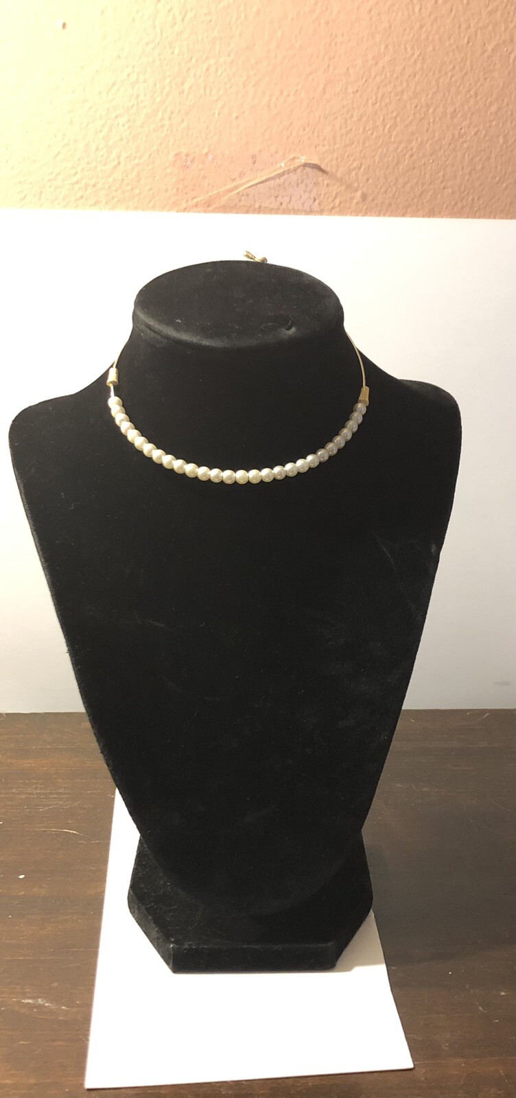 Vintage 1970’s Faux Pearl Wire Choker Collar Necklace Approx. 12” C14