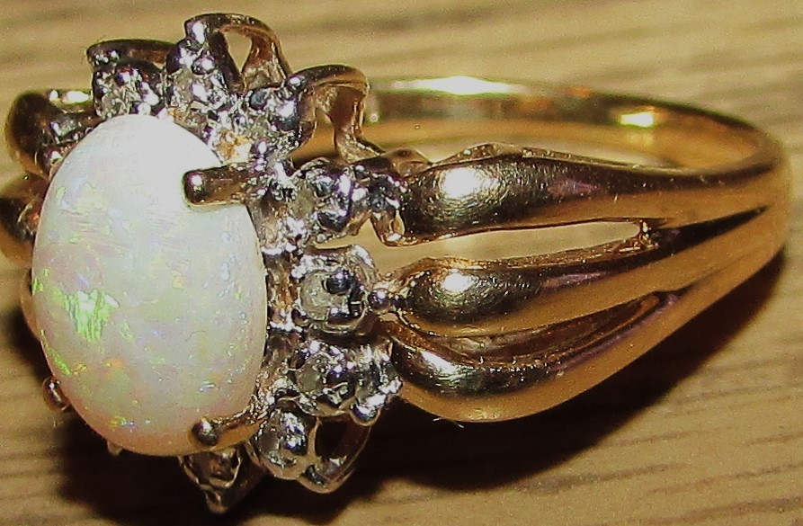 VINTAGE 14K GOLD, OPAL, & DIAMOND CLUSTER RING, 2.7 grams, SIZE 5, SIGNED BJ
