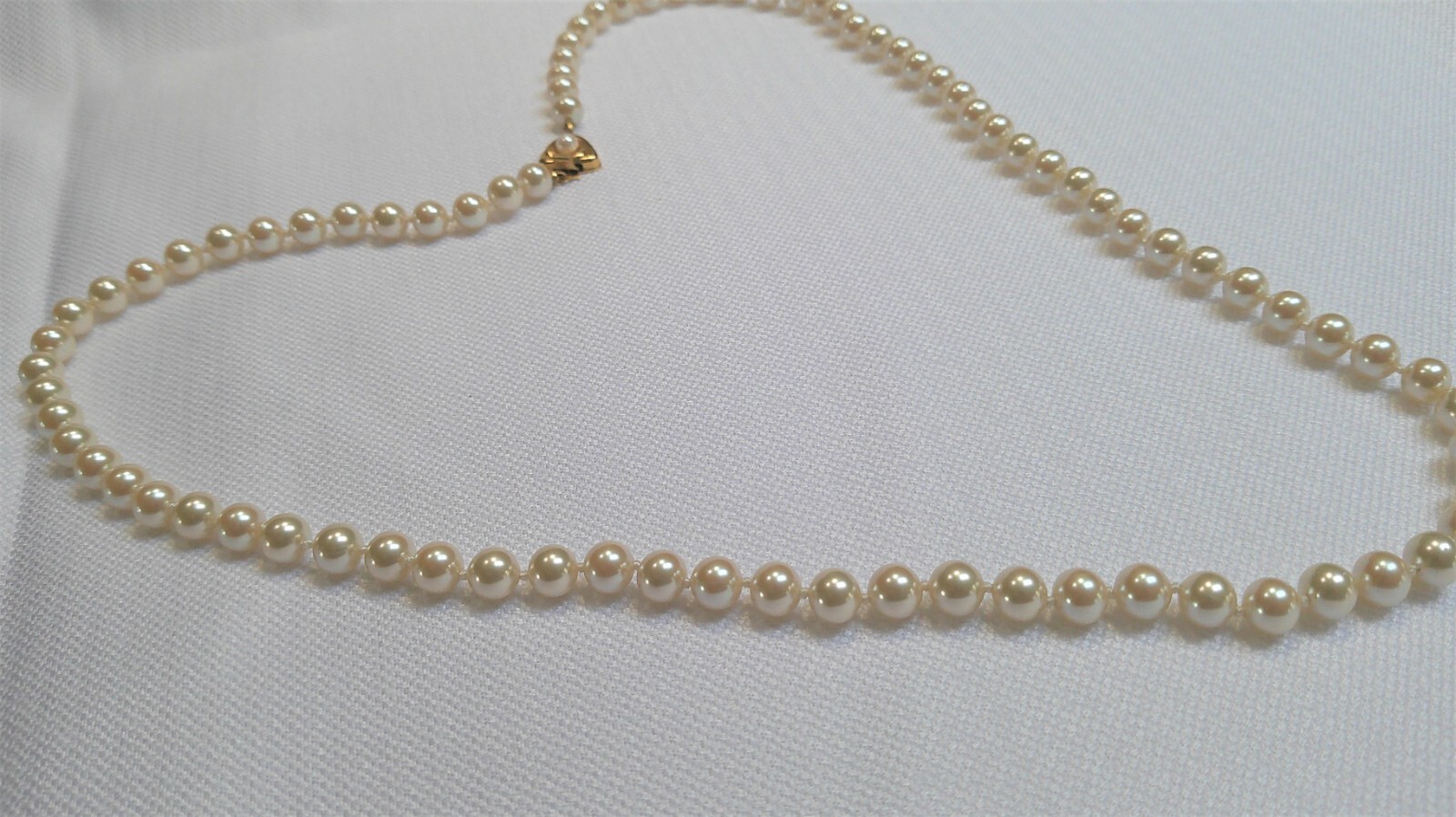 Vintage LCI Signed Pearl with Decorative Box Tab Insert Clasp Necklace 29 inch