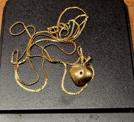 Vintage 14k Solid Yellow Gold Diamond HEART Shaped Pendant/Necklace 1.8 Grams