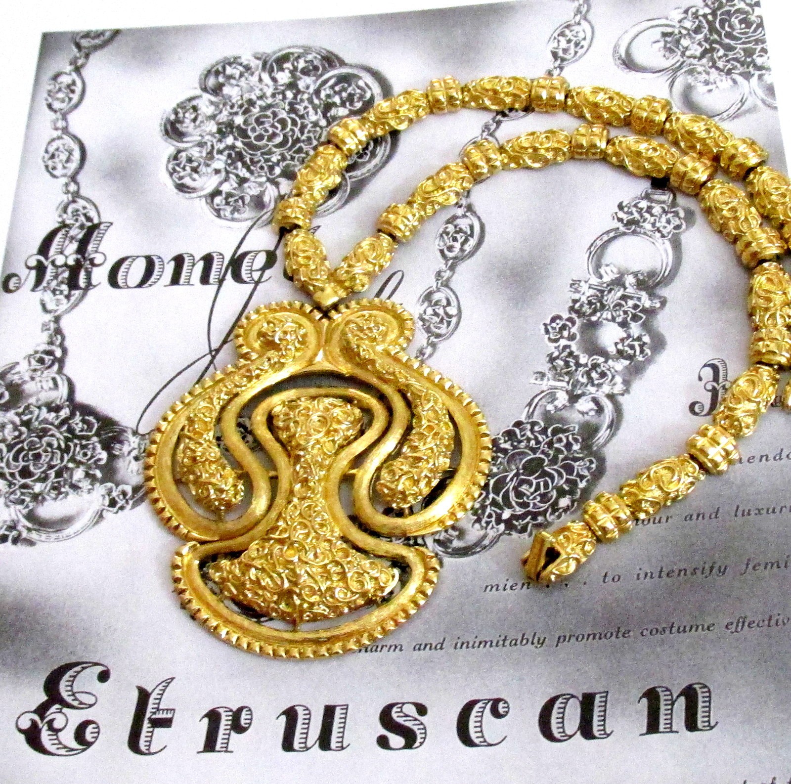 VTG RUNWAY BOLD MONET BRUTALIST ETRUSCAN MASSIVE PENDANT NECKLACE DOOR KNOCKER