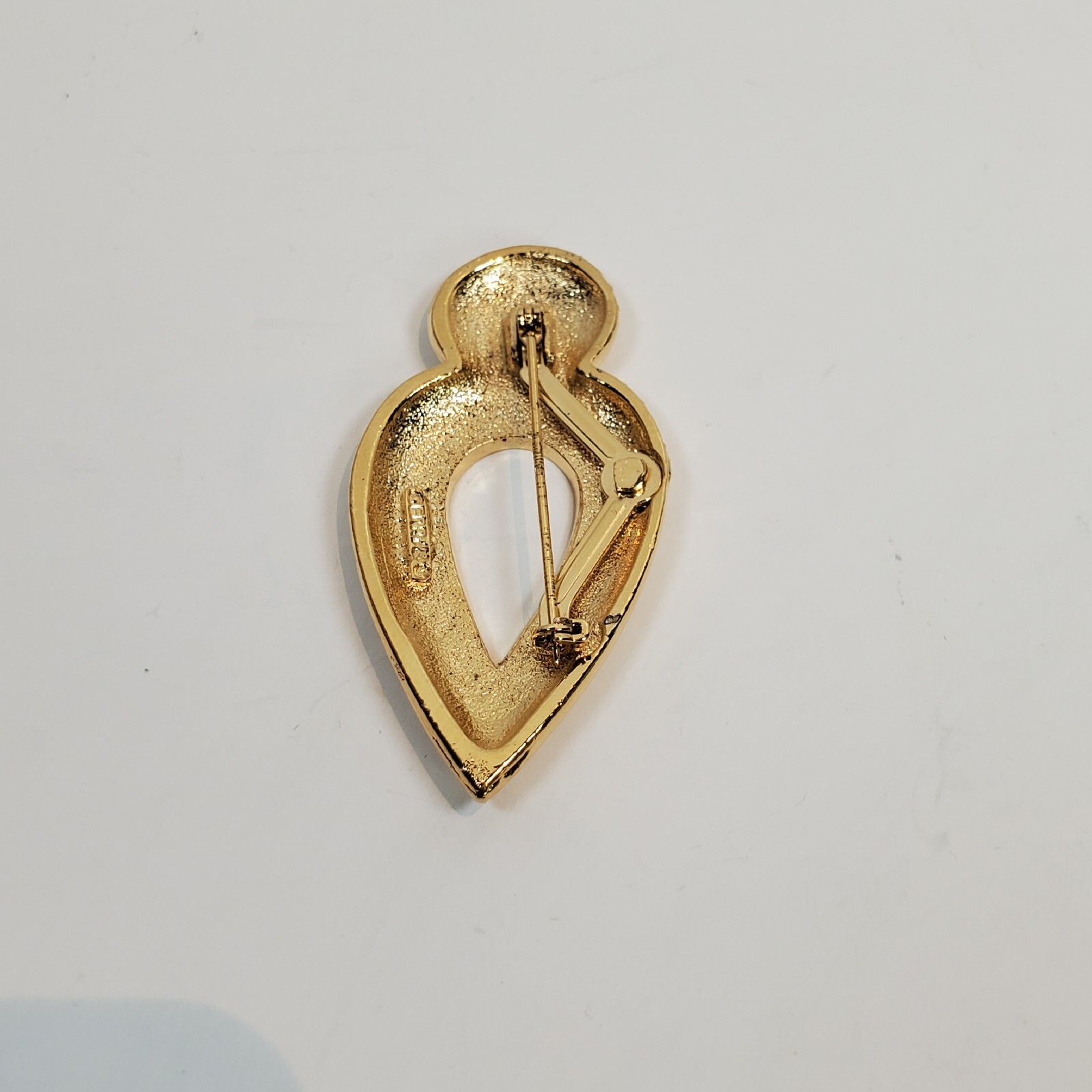Vintage Spade Brooch Pin Goldtone Gerry’s Arrowhead approximately 2 1/2in