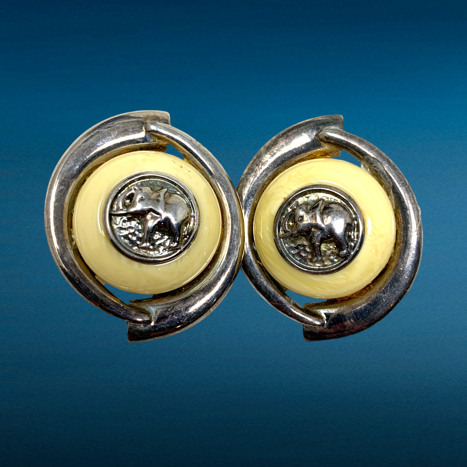 Vtg 80’s Carolee Elephant Safari Silver Tone Chunky Clip On Earrings Avant Garde