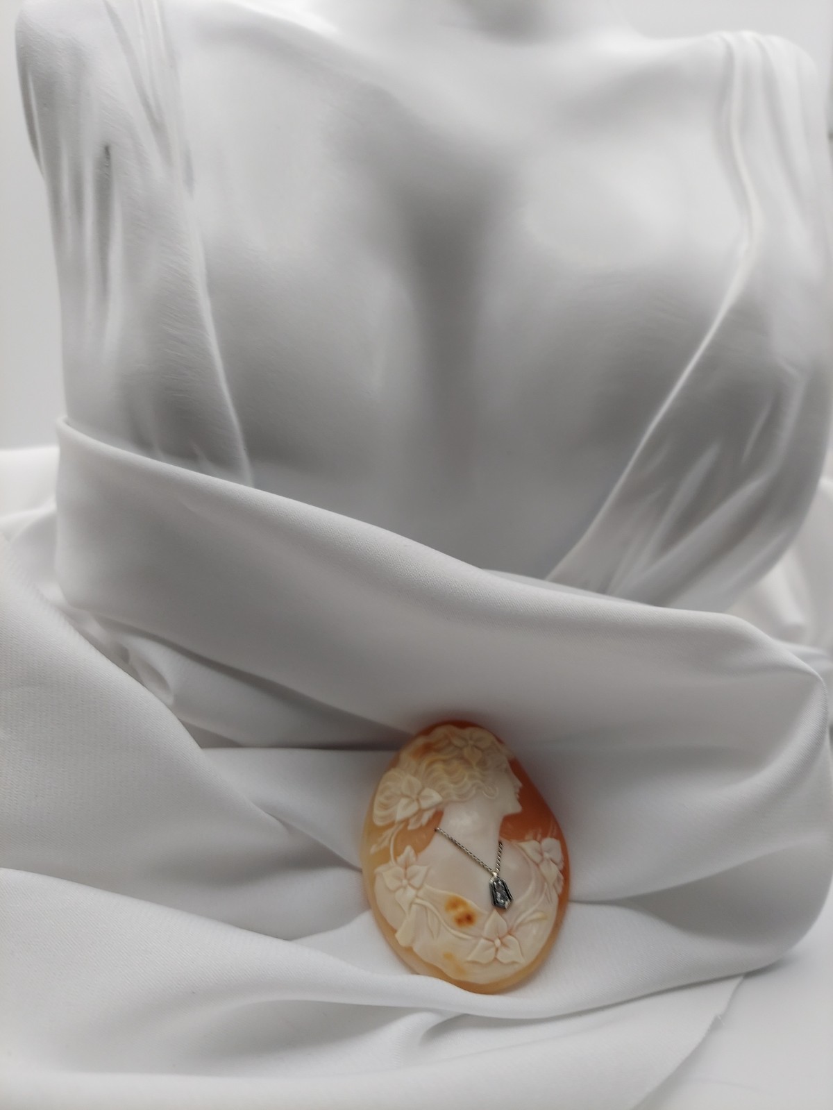 Antique Carved Shell Cameo Pin w/ Diamond Necklace Unmounted 2″ x 1.5″ 12. 7Grms