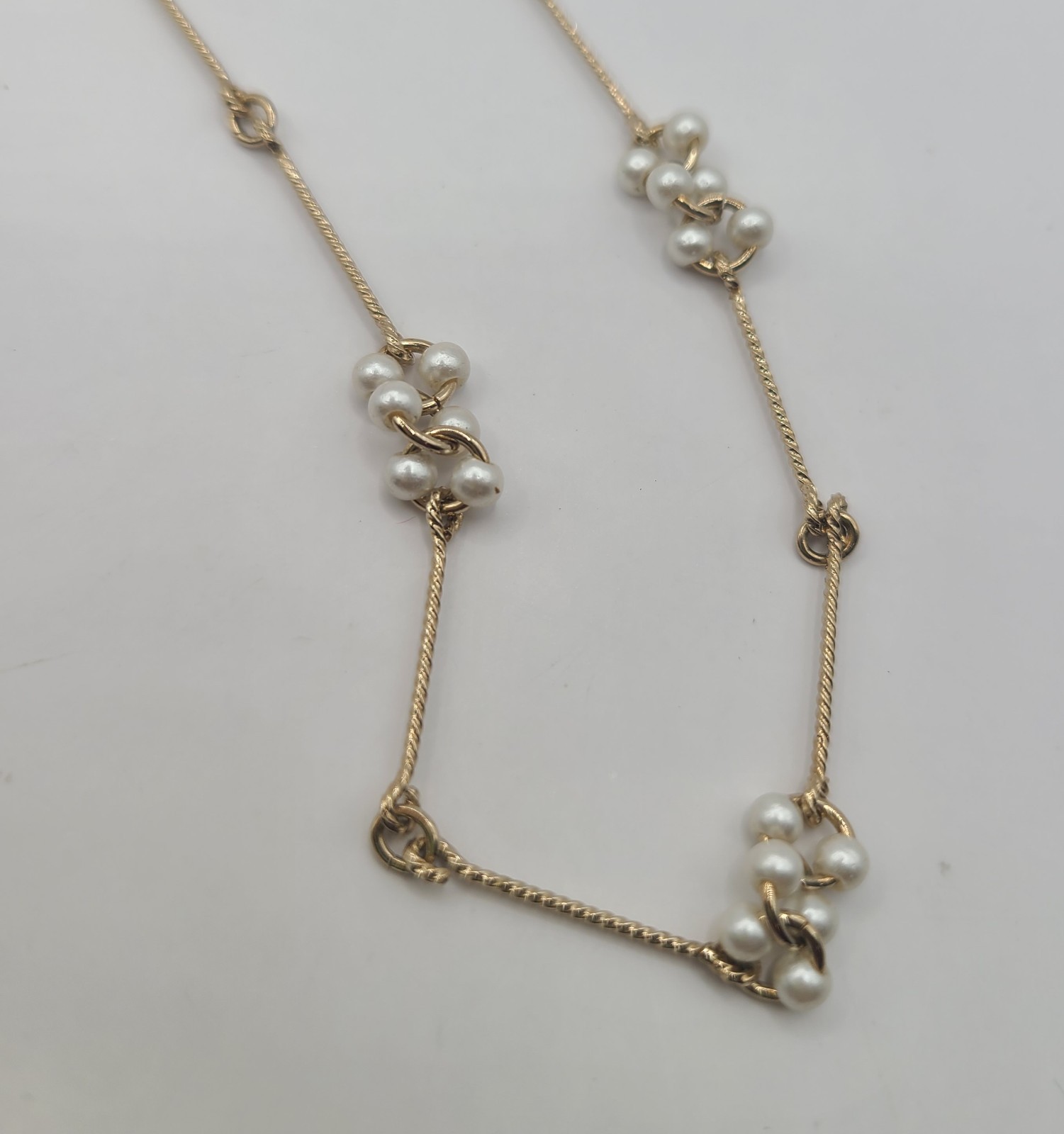 Vtg Avon Goldtone White Faux Pearl Cluster Bar Link 24″ Station Necklace Signed