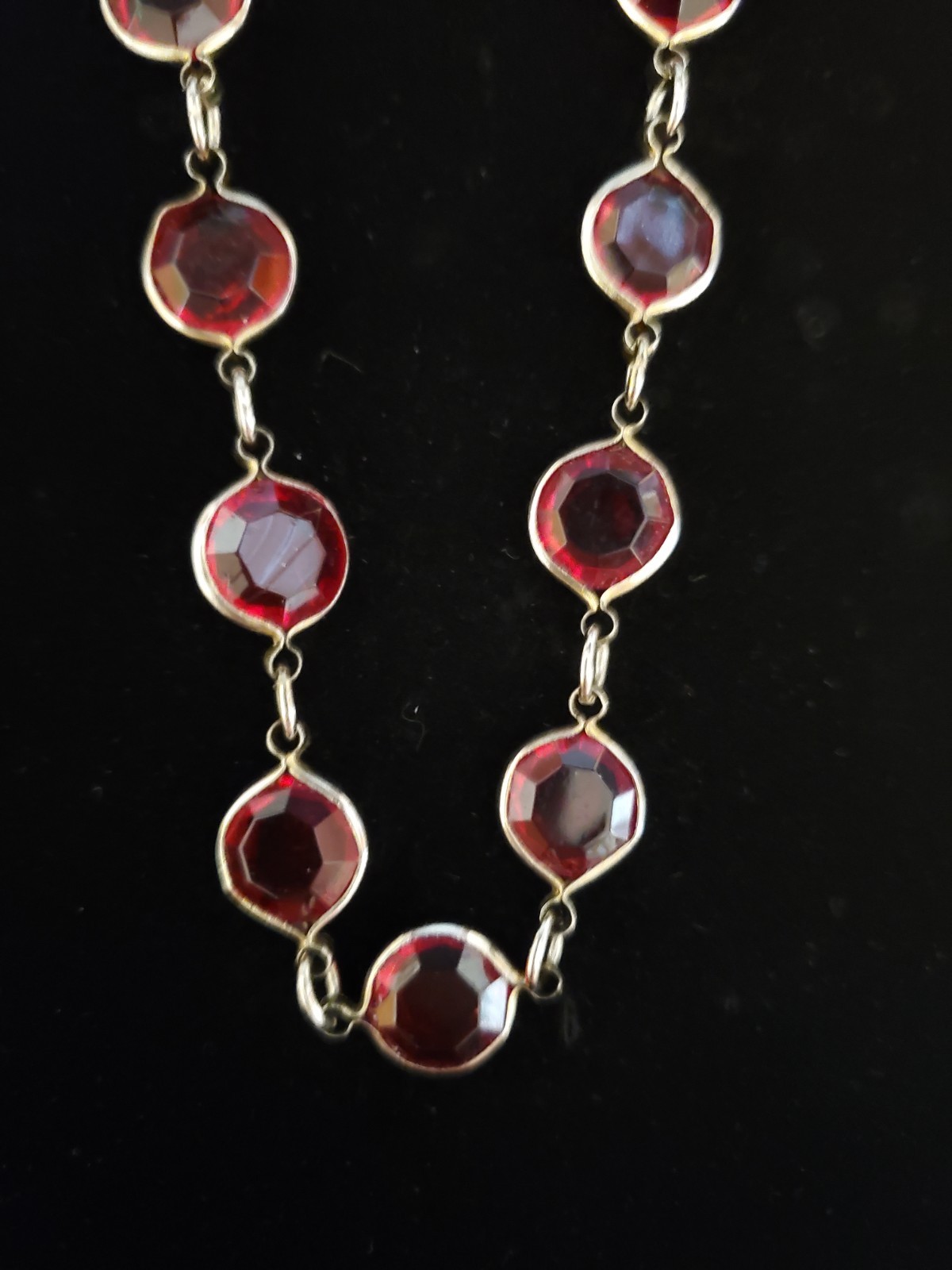 Vintage Silver Tone Bezel Set Ruby Red Garnet Crystals Necklace Women’s Gift