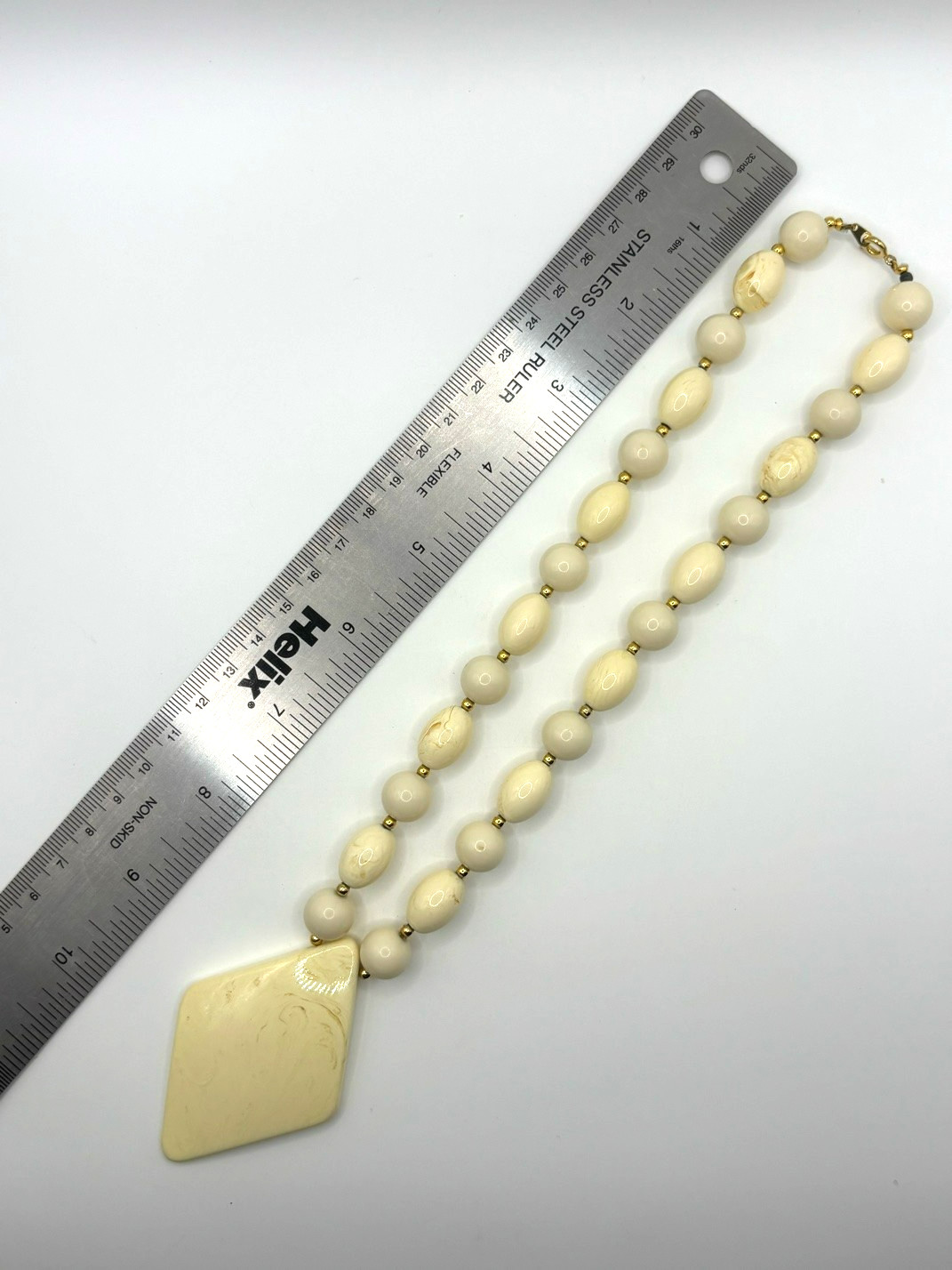 Vintage Ivory Marbled Cream And Gold Beaded Diamond Shaped Slab Pendant Necklace
