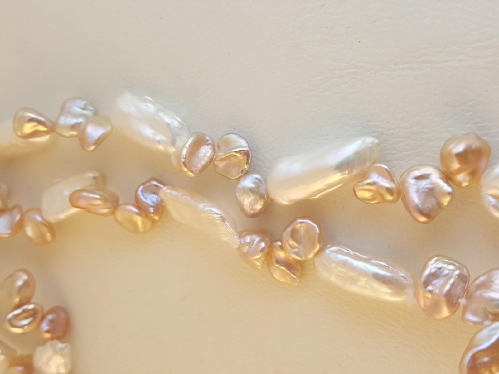 Baroque pearl pink white necklace 40″ long 76 grams