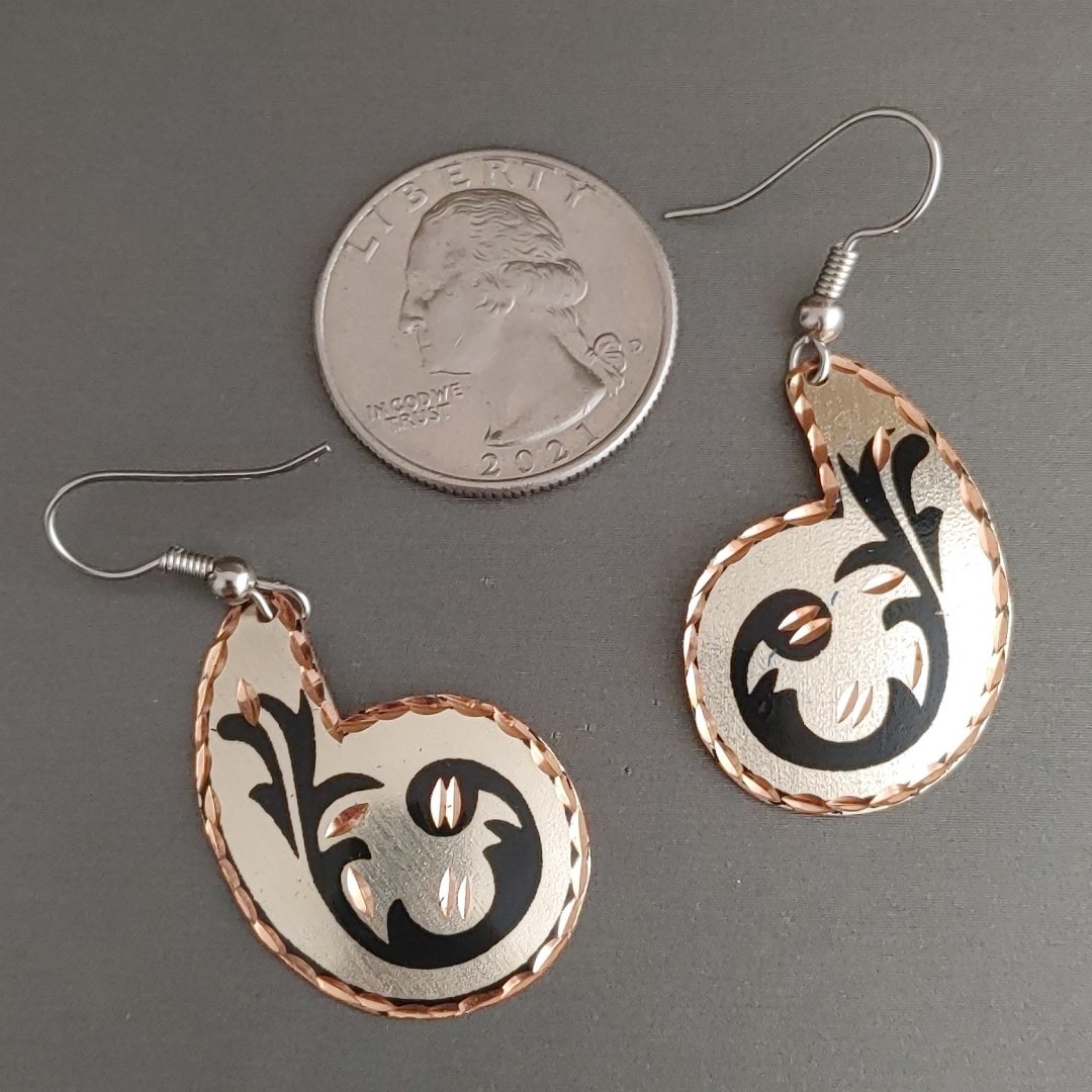 Vintage Aluminum Engraved Earrings Silver Copper Tone Black Scroll Design 1.8”