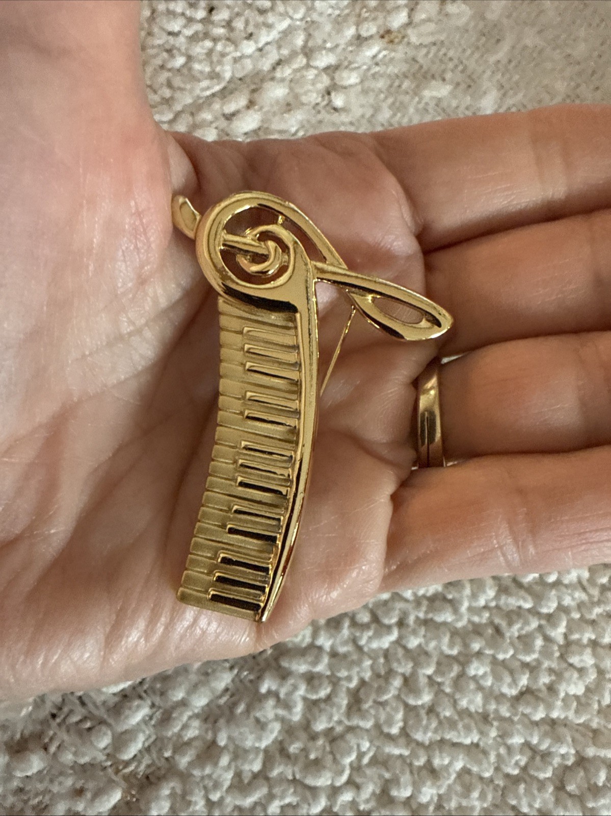 Vtg Music Brooch Treble Clef Piano Keys Pin Gold Tone Keyboard Notes