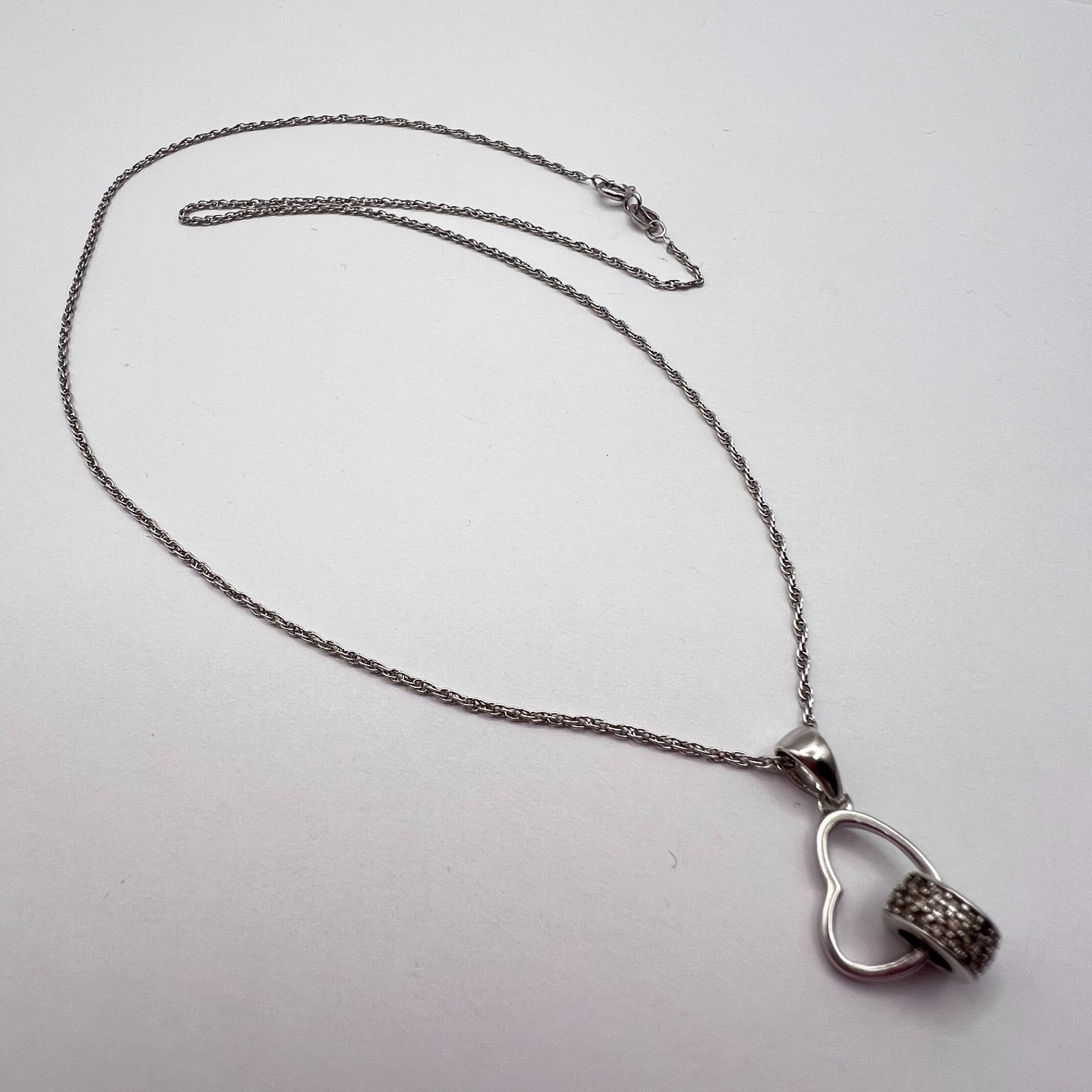 ​Vintage 925 Sterling Silver Heart Pendant with 45cm Chain – 3g Stamped – Elegan