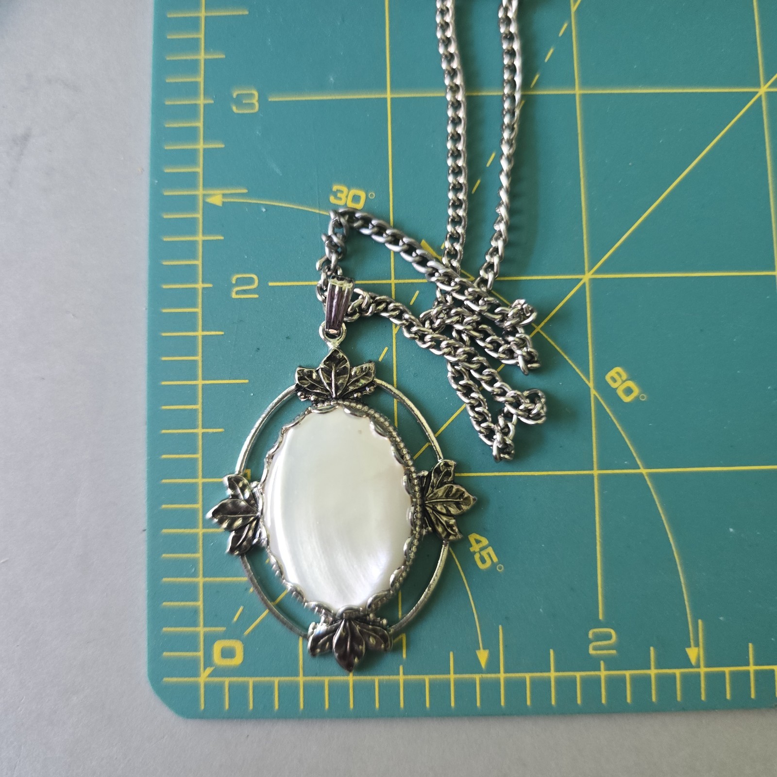Vintage Silver Plated Filigree Locket Pendant Chain Necklace Pull On 24″L