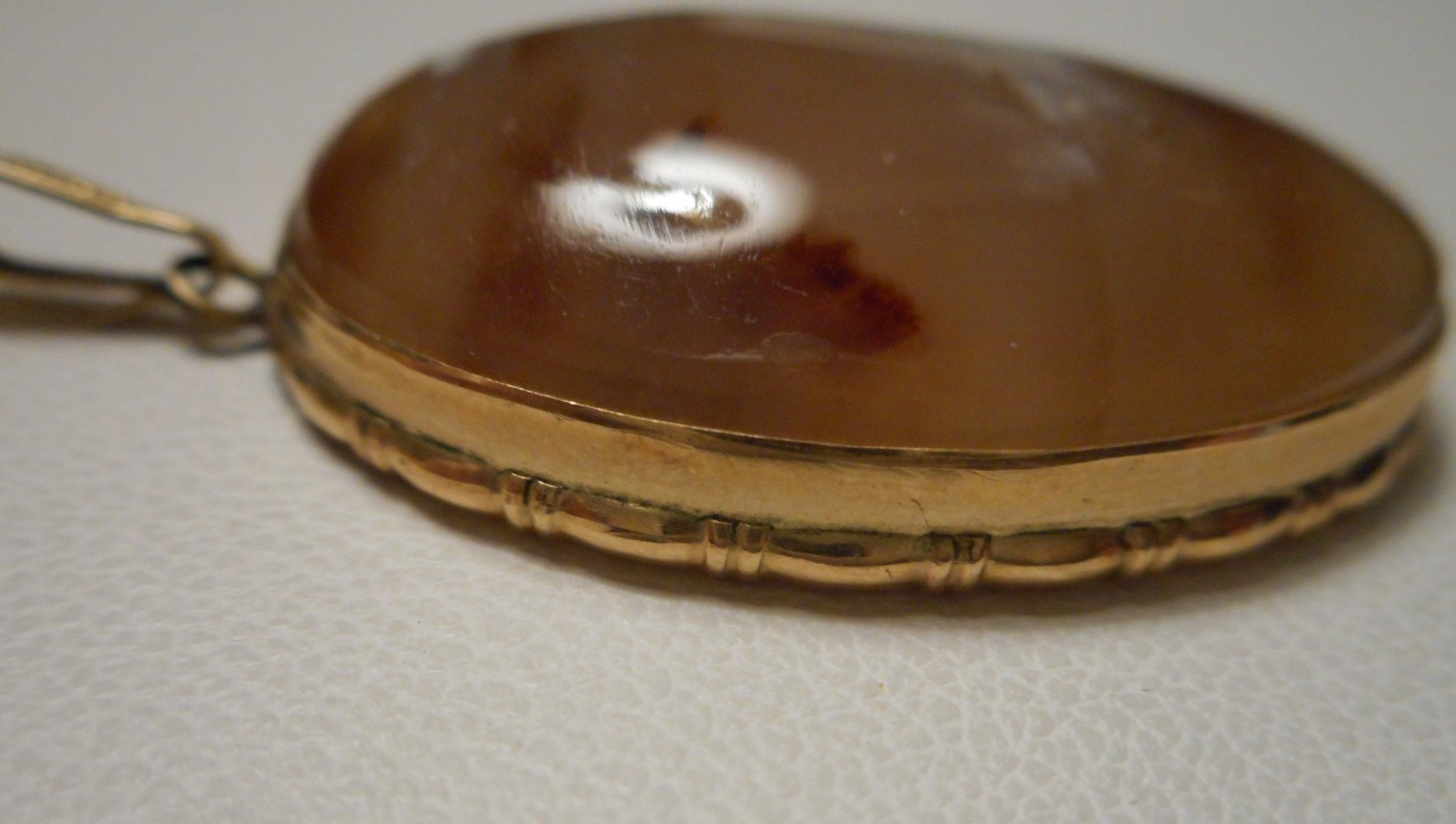 Vintage Gold-Filled Oval Pendant w Mottled Tan White Brown Agate Cabochon