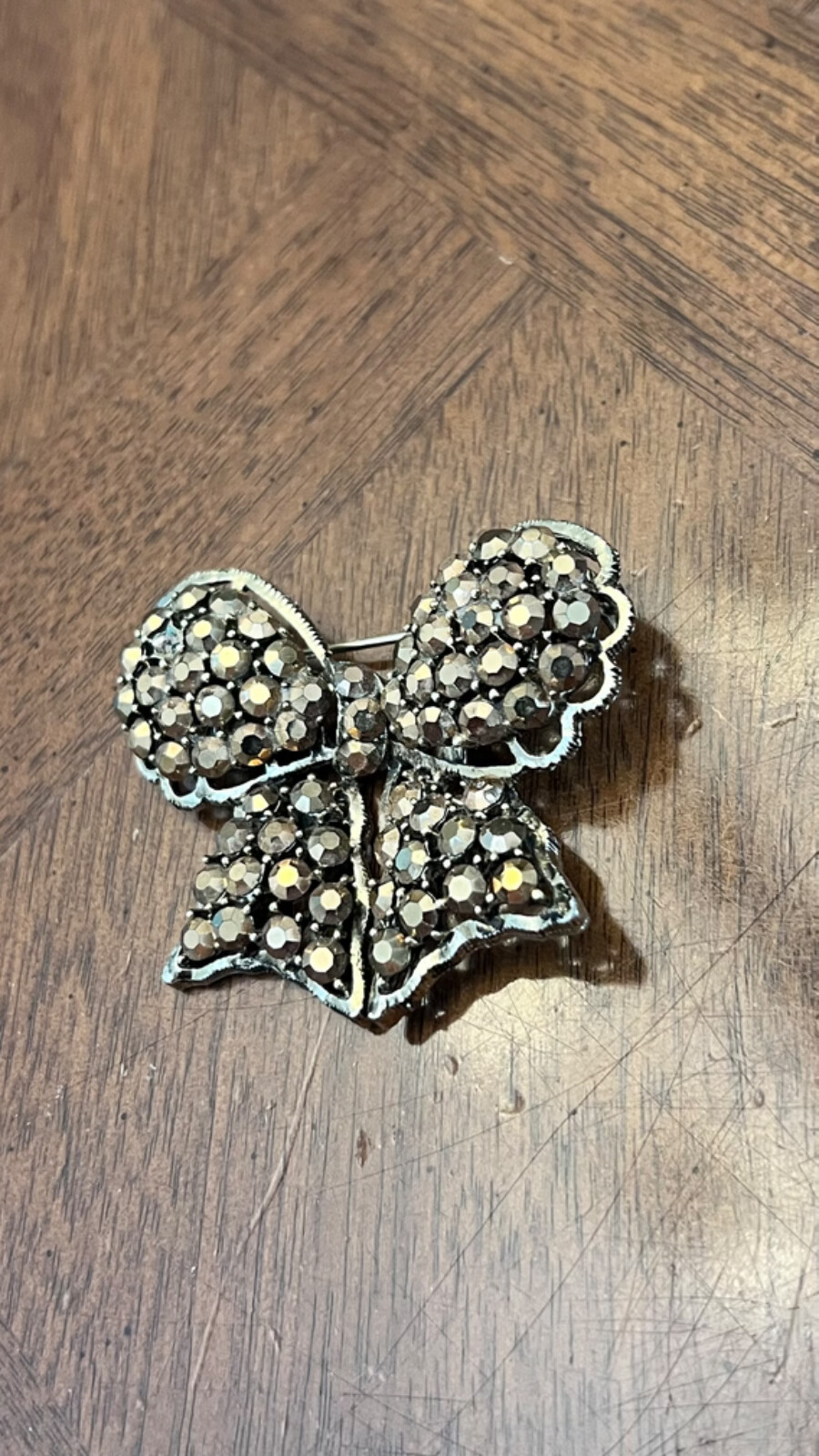 Vintage Weiss Bronze Rhinestone Ribbon Bow Brooch Gold Tone Signed Nice!