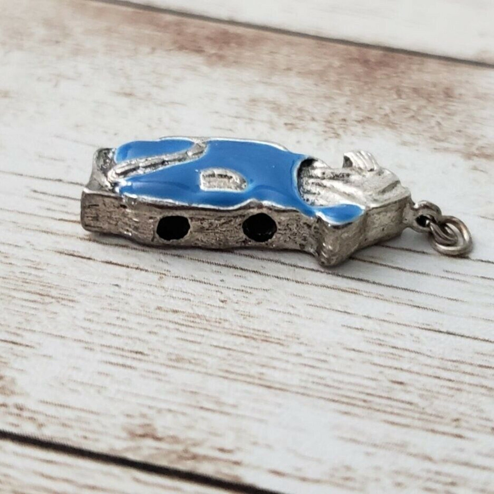 Vintage Pendant – Blue Golf Clubs (No Chain Included)