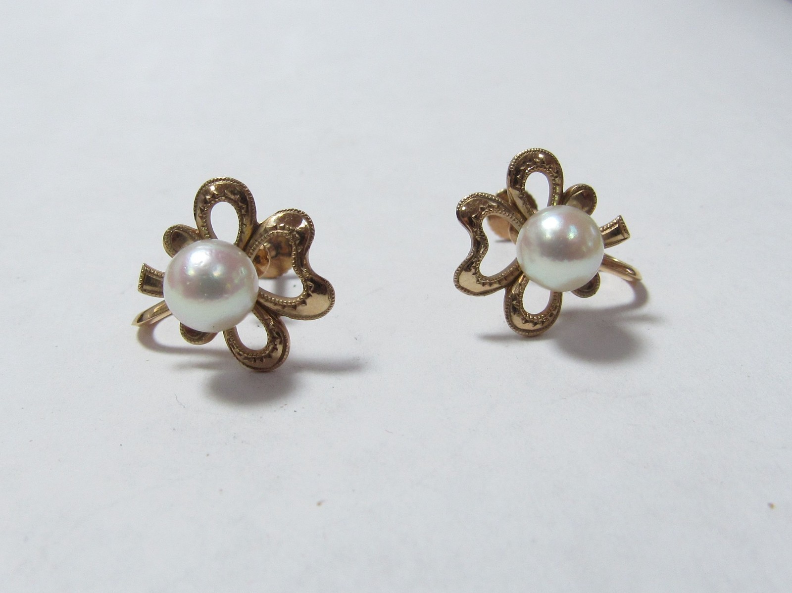 VINTAGE MIKIMOTO 14K GOLD EARRINGS W/ SCREW BACKS IN ORIGINAL BOX