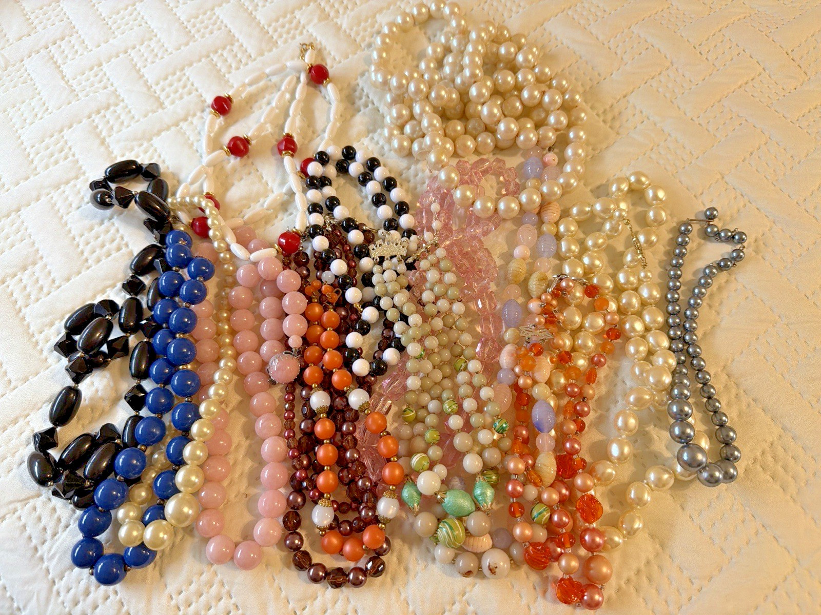 Vintage Beaded Necklace Lot 15pc Mixed Glass Plastic Faux Pearl Statement