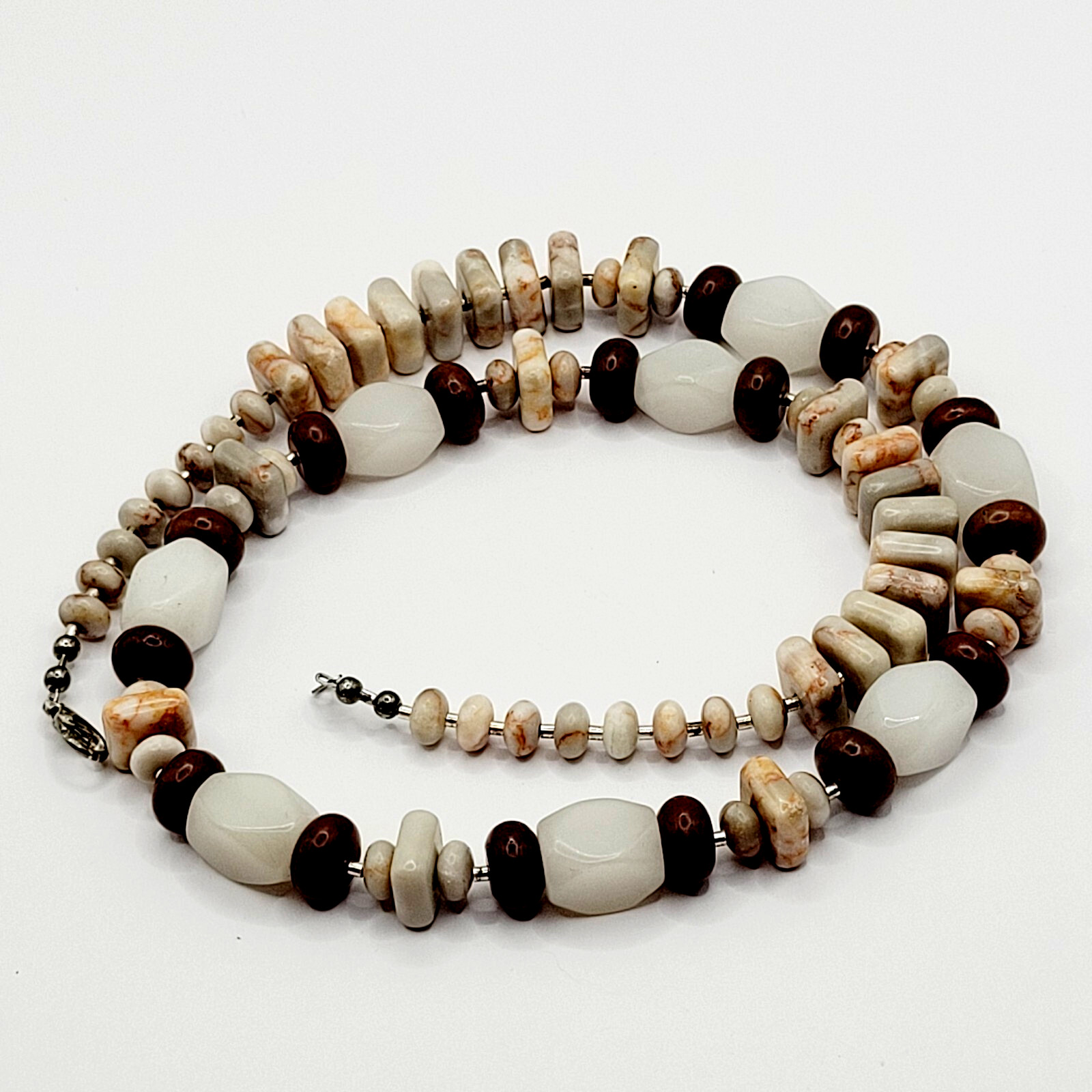 Southwest Style Crafted Brown Hued Jasper with White Quartz Silver Tone Necklace